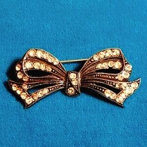 🎀VINTAGE "VICTORIAN" BOW BROOCH🎀